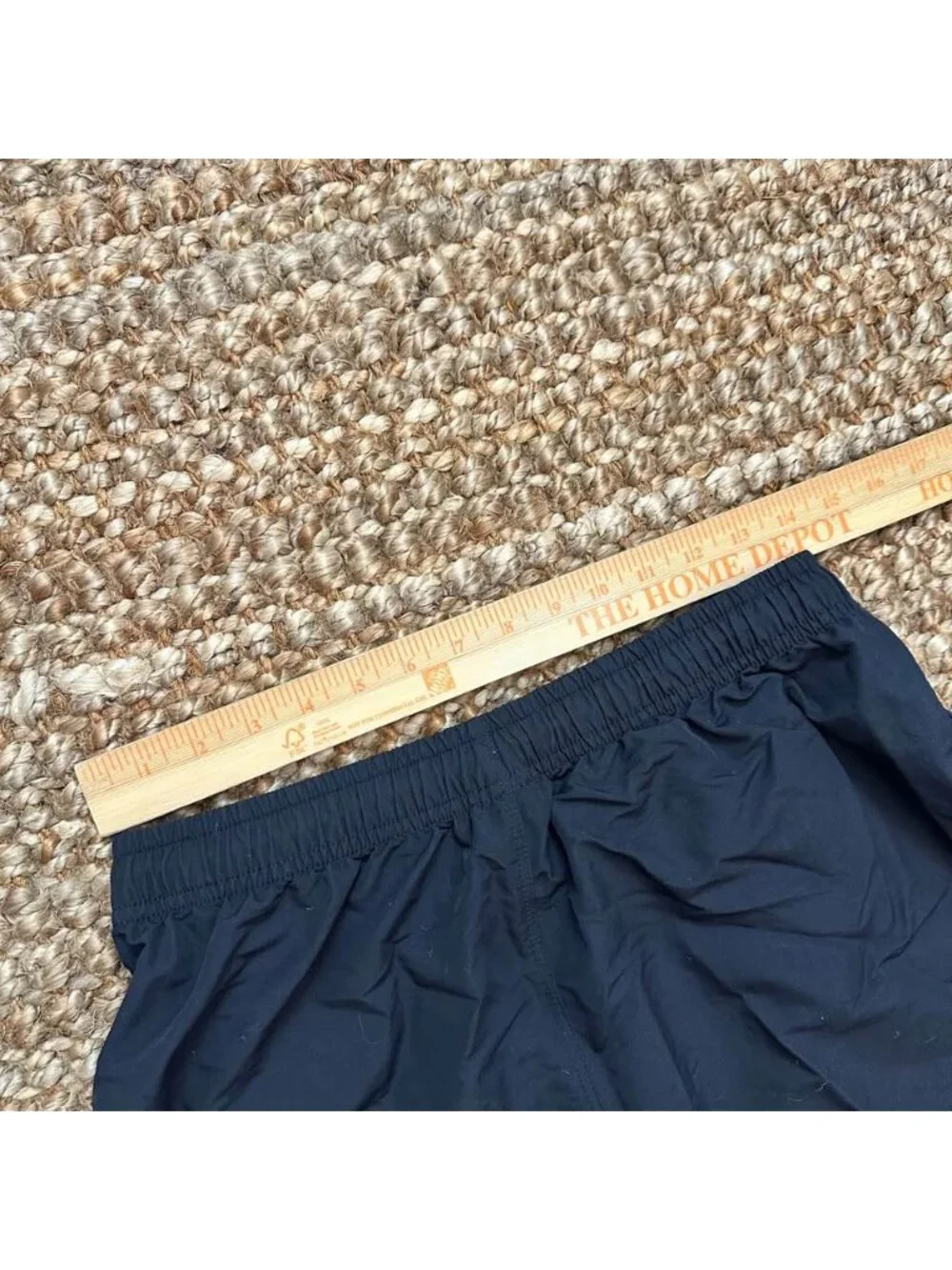 Nike NGR Solo Swoosh Black Athletic Shorts Mens Medium Drawstring Elastic Waist